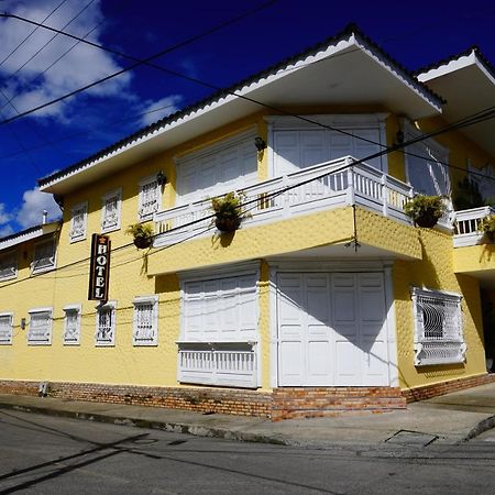 Casa Hotel Las Orquideas Circasia Bagian luar foto