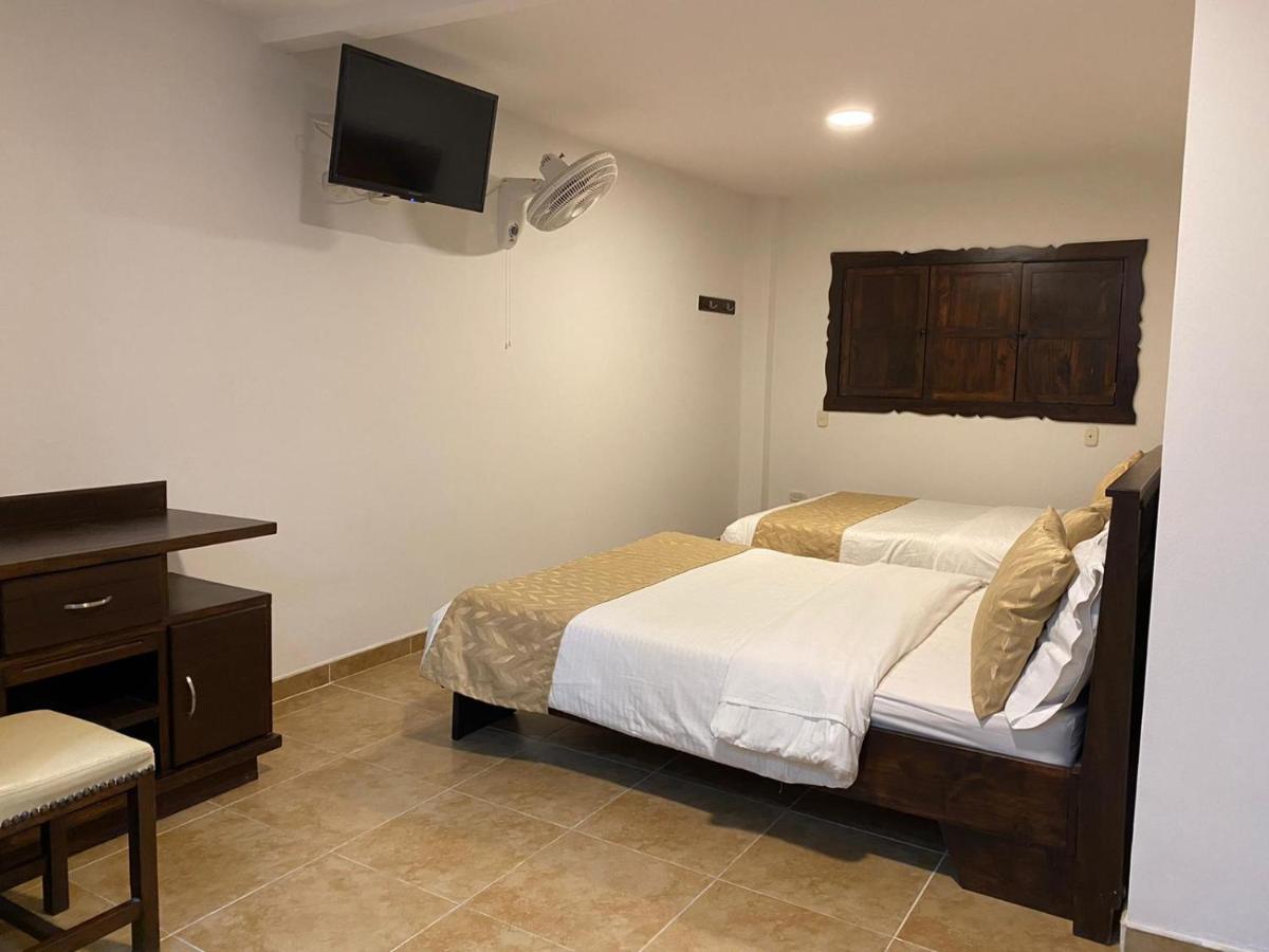 Casa Hotel Las Orquideas Circasia Bagian luar foto