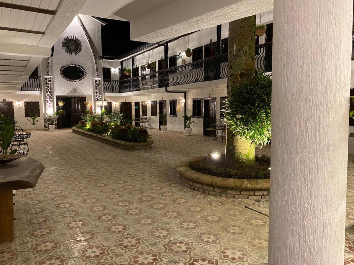 Casa Hotel Las Orquideas Circasia Bagian luar foto