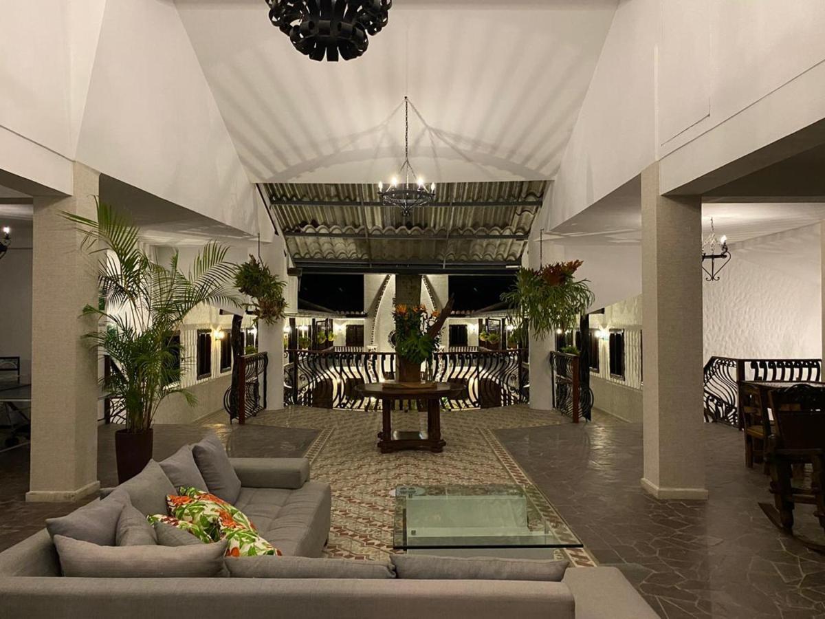Casa Hotel Las Orquideas Circasia Bagian luar foto