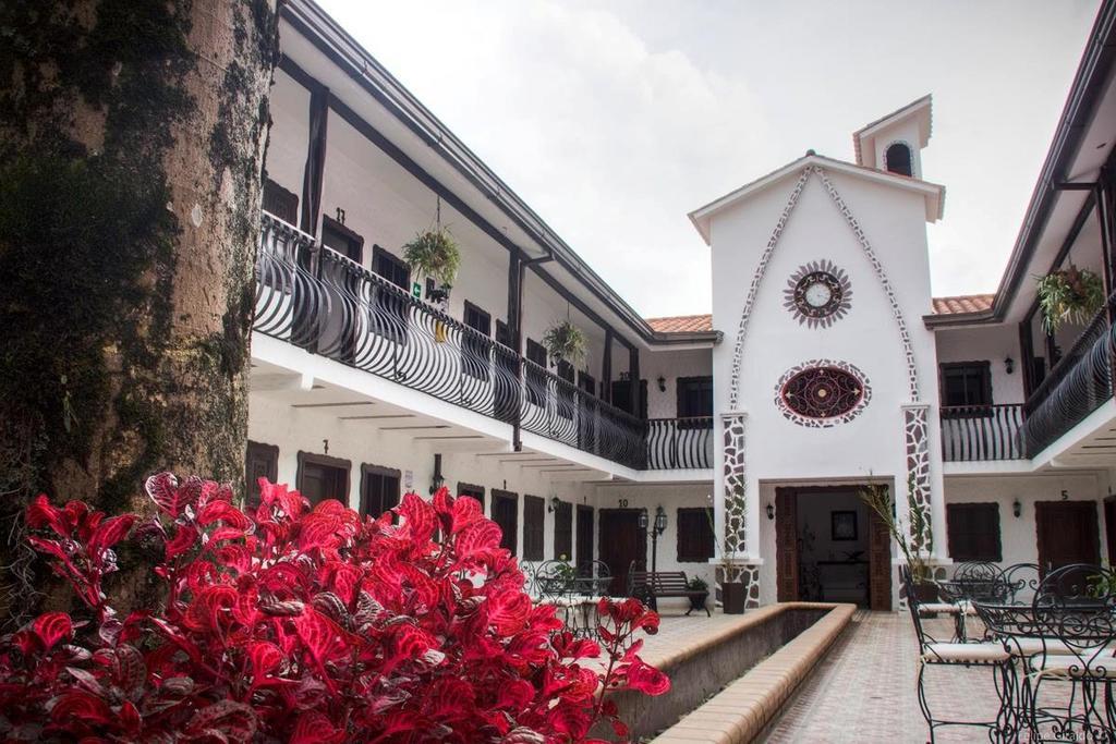 Casa Hotel Las Orquideas Circasia Bagian luar foto